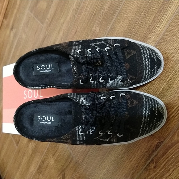 Naturalizer SOUL Mules - Picture 2 of 6